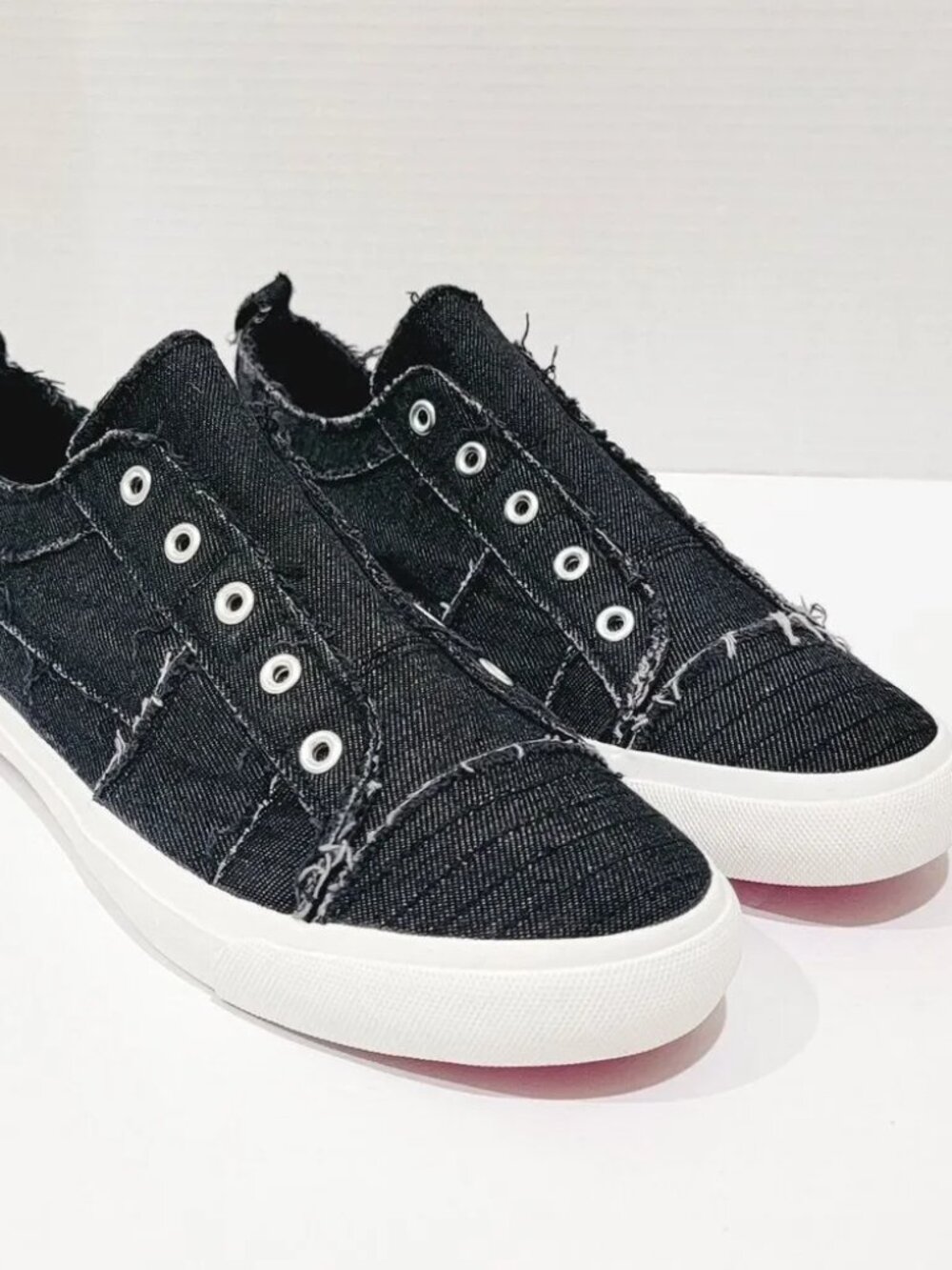 Corkys Women's Size 7 Slip-On Raw Edge Black Denim Sneakers